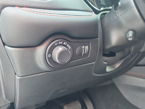 Used 2025 Dodge Durango GT AWD/4WD image 20