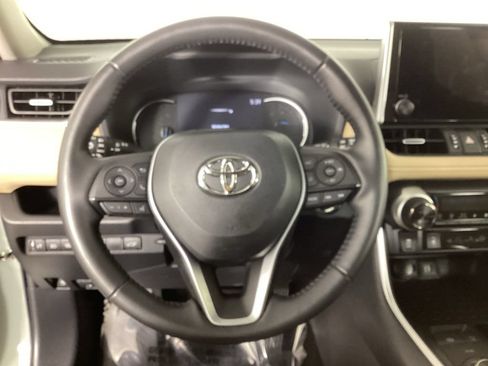 Used 2023 Toyota RAV4 XLE Premium AWD/4WD image 16