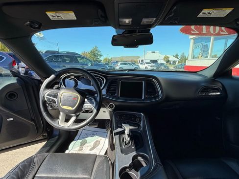 Used 2015 Dodge Challenger SXT Plus image 13