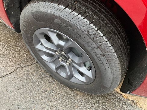 Certified 2025 Ford Maverick XLT image 9