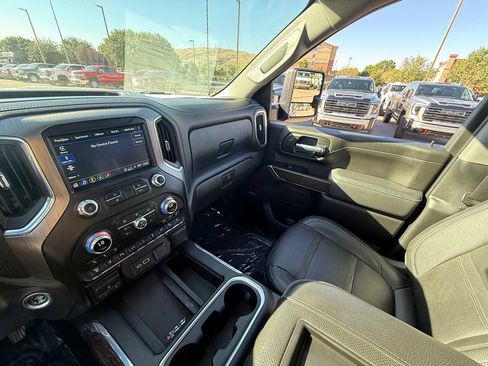 Used 2022 GMC Sierra 3500 Denali w/ Denali Black Diamond Edition AWD/4WD image 14