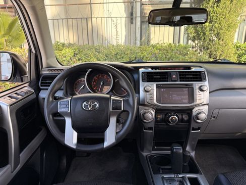Used 2012 Toyota 4Runner SR5 w/ Convenience Pkg image 21