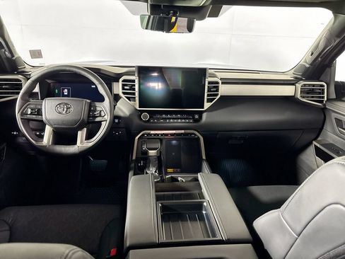 Used 2025 Toyota Tundra Limited AWD/4WD image 12