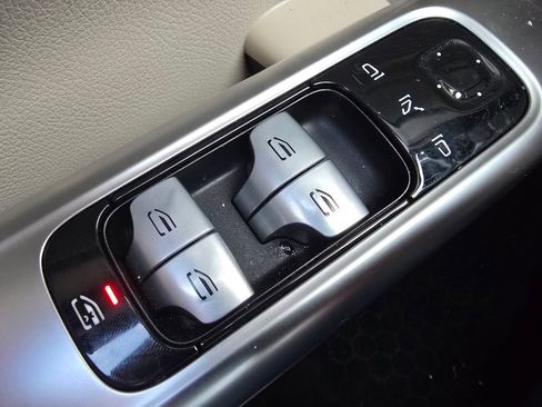 Certified 2023 Mercedes-Benz C 300 4MATIC Sedan image 25