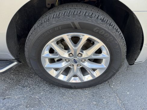 Used 2021 Ford Expedition Max XLT AWD/4WD image 42