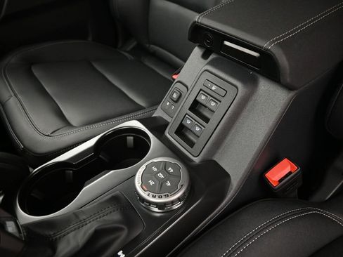 New 2025 Ford Bronco Badlands image 18