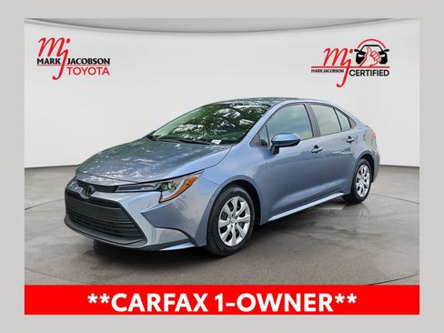 Used 2025 Toyota Corolla LE FWD image 1