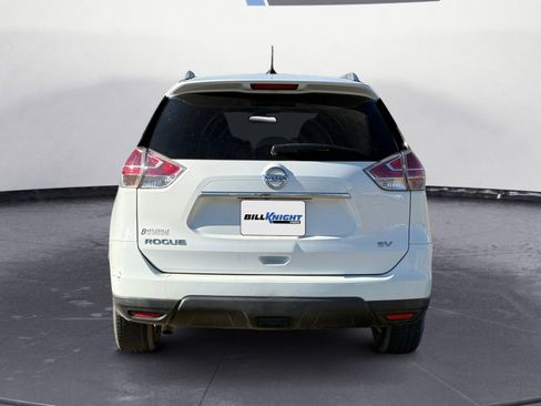 Used 2016 Nissan Rogue SV image 4