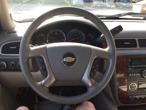 Used 2013 Chevrolet Silverado 1500 LTZ w/ LTZ White Diamond Edition AWD/4WD image 13