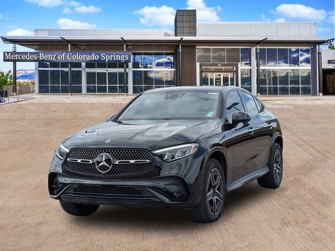 Used 2025 Mercedes-Benz GLC 300 4MATIC image 3