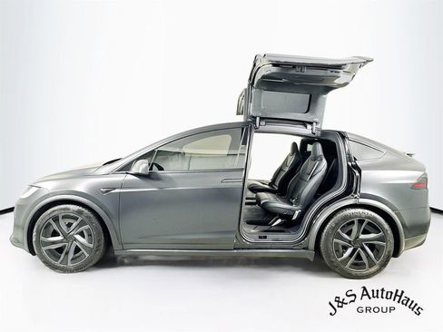 Used 2026 Tesla Model X image 4