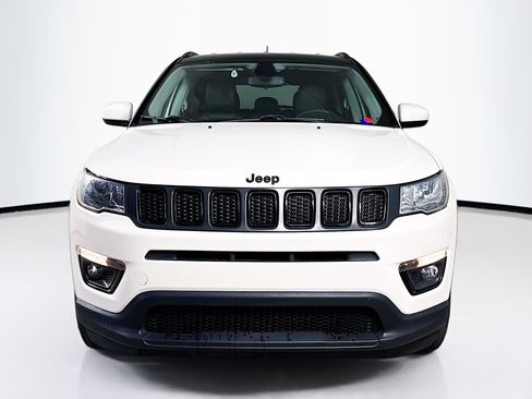 Used 2021 Jeep Compass Latitude image 3