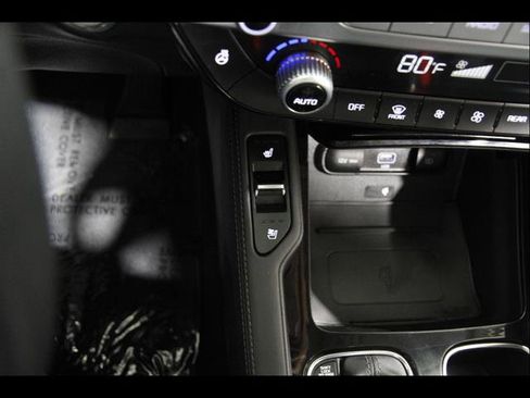 Used 2022 Kia Telluride EX w/ EX Premium Package image 18