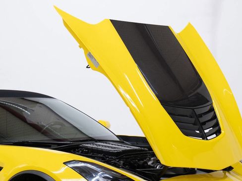 Used 2018 Chevrolet Corvette Z06 RWD image 25