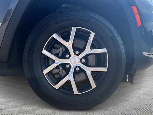 Used 2023 Jeep Grand Cherokee L Limited image 9