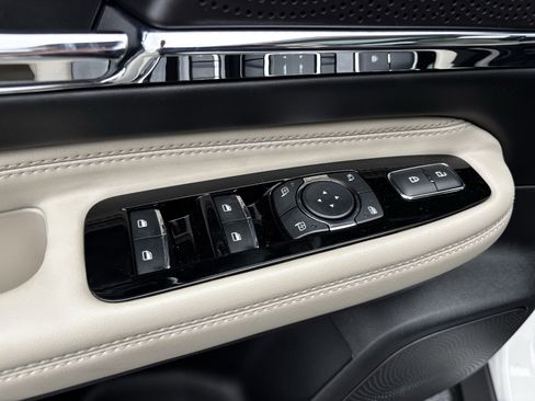 New 2026 Lincoln Corsair Grand Touring image 16