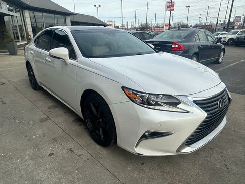 Used 2016 Lexus ES 350 w/ Luxury Package w/Wood Trim image 6