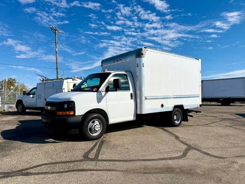 Used 2017 Chevrolet Express 3500 image 1