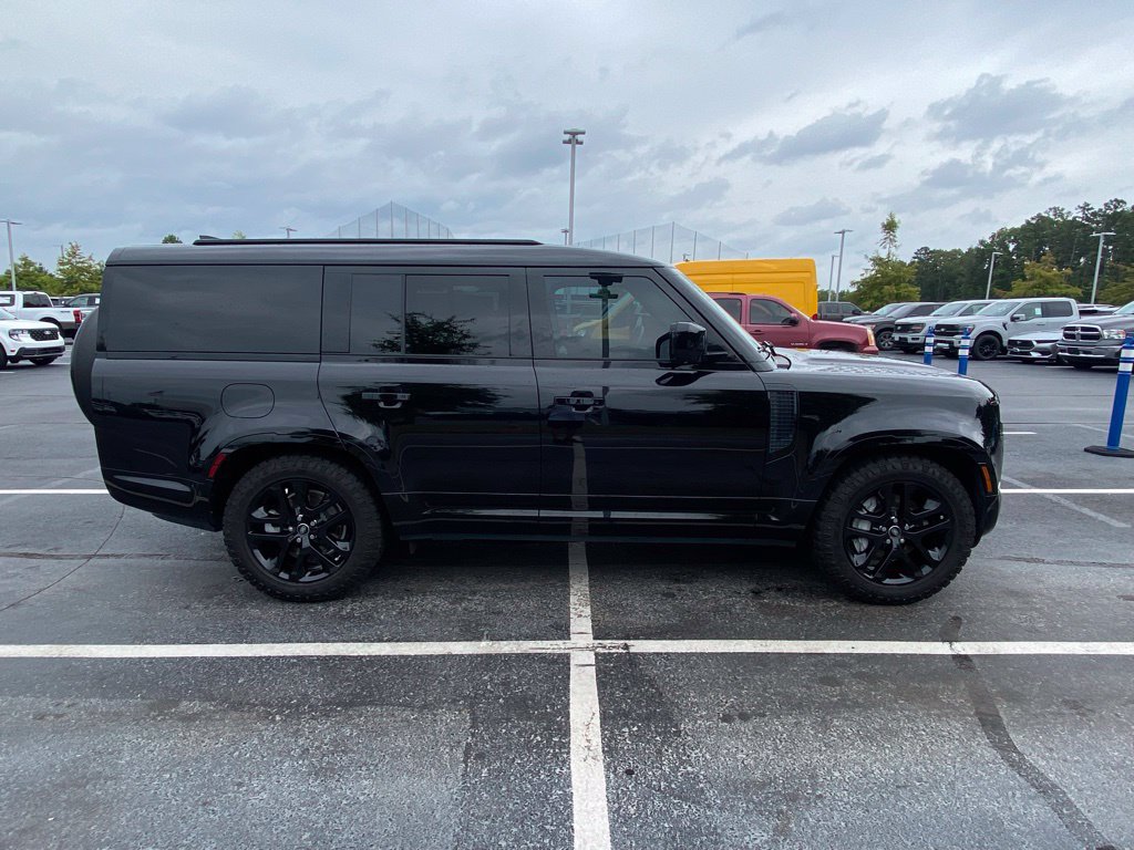 Used 2025 Land Rover Defender 130 Outbound AWD/4WD image 8