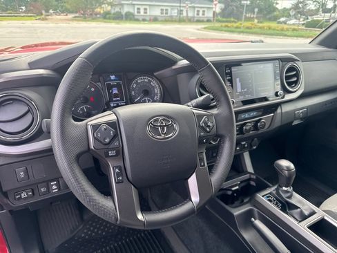 Used 2023 Toyota Tacoma TRD Off-Road AWD/4WD image 15