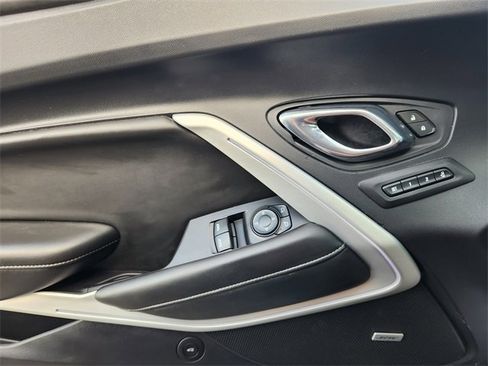 Used 2016 Chevrolet Camaro LT image 28