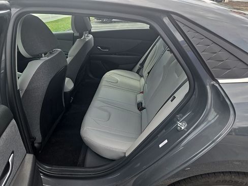 Used 2024 Hyundai Elantra Limited FWD image 8