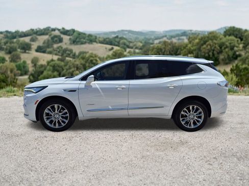 Used 2023 Buick Enclave Avenir w/ Avenir Technology Package FWD image 5