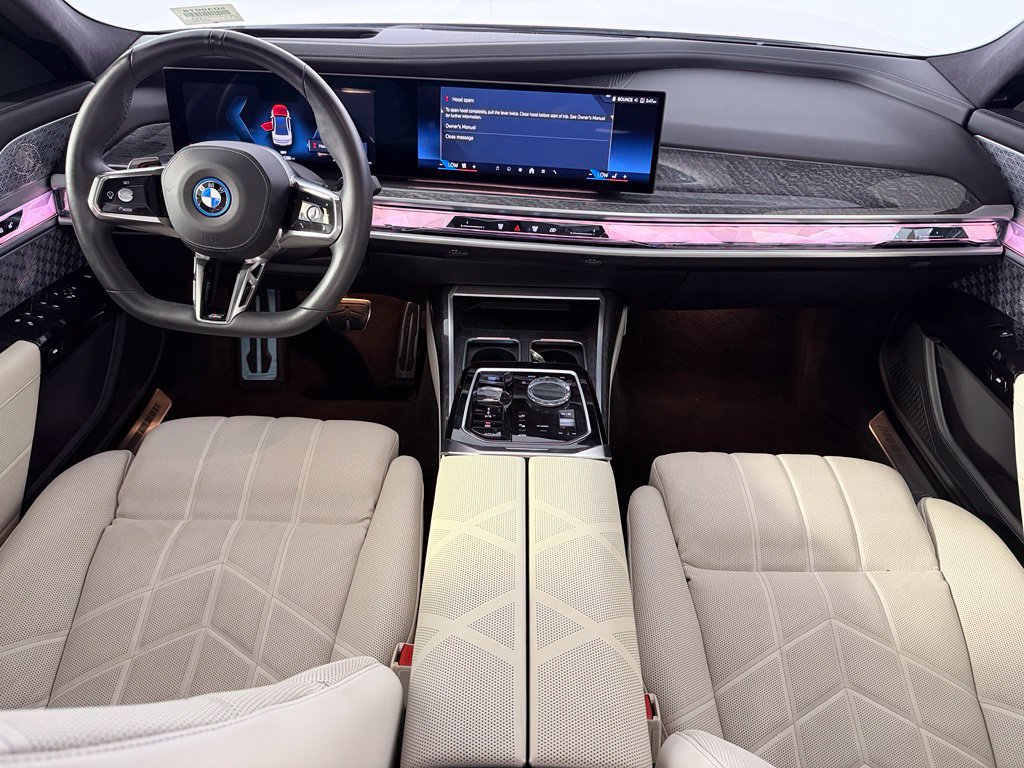 Used 2023 BMW i7 xDrive60 w/ Parking Assistance Package AWD/4WD image 14