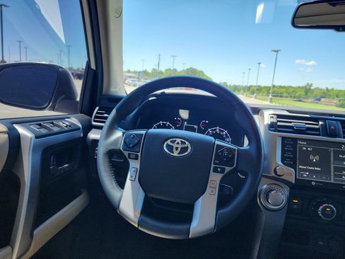 Used 2021 Toyota 4Runner SR5 Premium w/ Moonroof Package AWD/4WD image 12