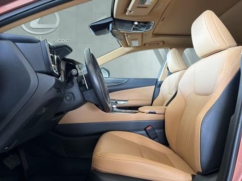 Certified 2025 Lexus NX 250 FWD w/ Accessory Package (Z1) image 7