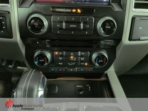 Used 2015 Ford F150 Lariat w/ Equipment Group 502A Luxury AWD/4WD image 18