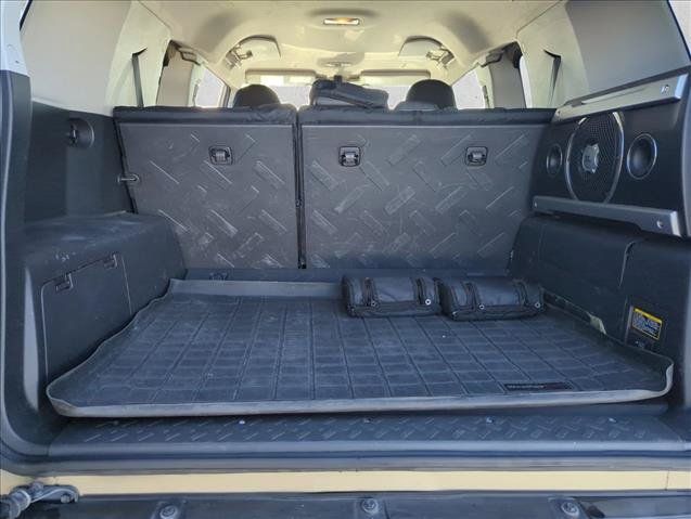 Used 2011 Toyota FJ Cruiser 4WD w/ Upgrade Pkg image 7