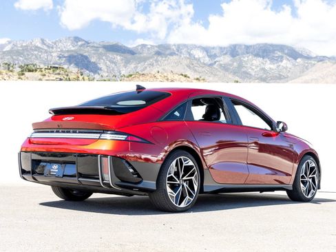 Used 2023 Hyundai Ioniq 6 Limited RWD image 9