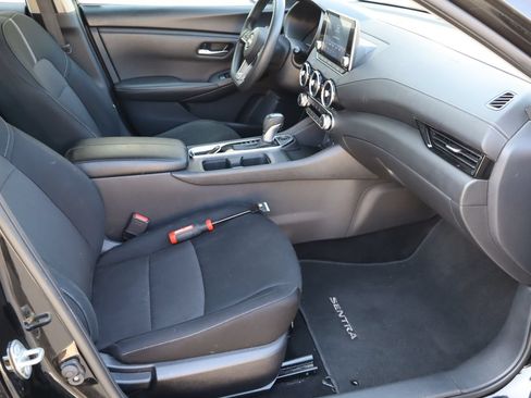 Used 2024 Nissan Sentra SV FWD image 16