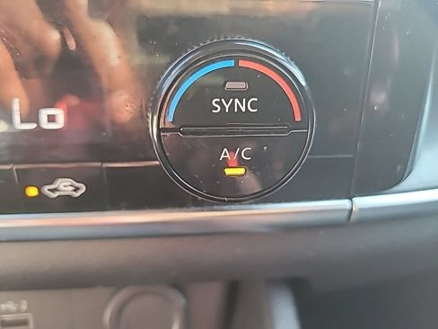 Used 2021 Nissan Rogue SV AWD/4WD image 22