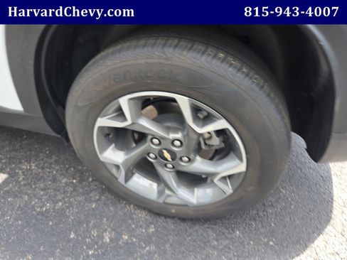 Certified 2025 Chevrolet Trax LT FWD image 37