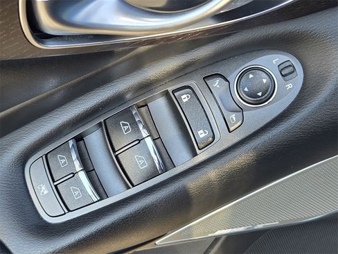Used 2022 INFINITI Q50 Sensory image 16