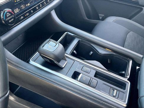 Certified 2024 Nissan Pathfinder SV image 16