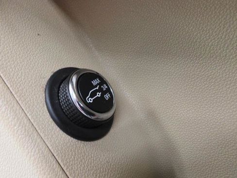 Used 2018 Cadillac XT5 FWD image 39