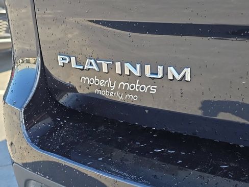 Used 2025 Ford Expedition Platinum w/ Driver's Package AWD/4WD image 62