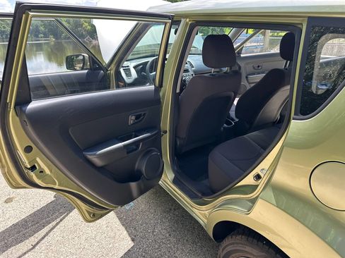 Used 2012 Kia Soul FWD image 10
