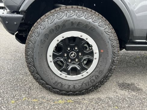New 2025 Ford Bronco Badlands w/ Sasquatch Package AWD/4WD image 20