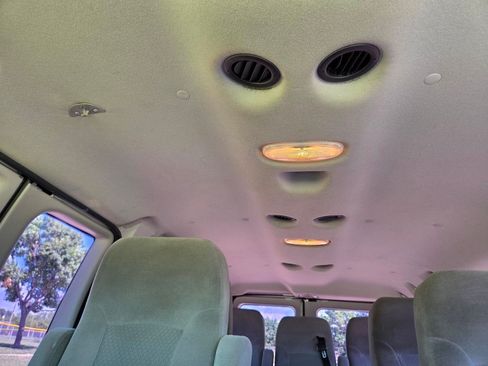 Used 2011 Ford E-150 and Econoline 150 Wagon RWD image 19