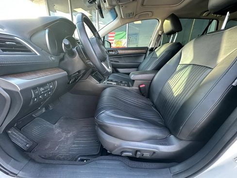 Used 2018 Subaru Outback 3.6R Limited AWD/4WD image 11