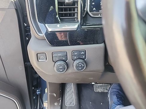 Used 2023 Chevrolet Silverado 1500 LTZ image 4