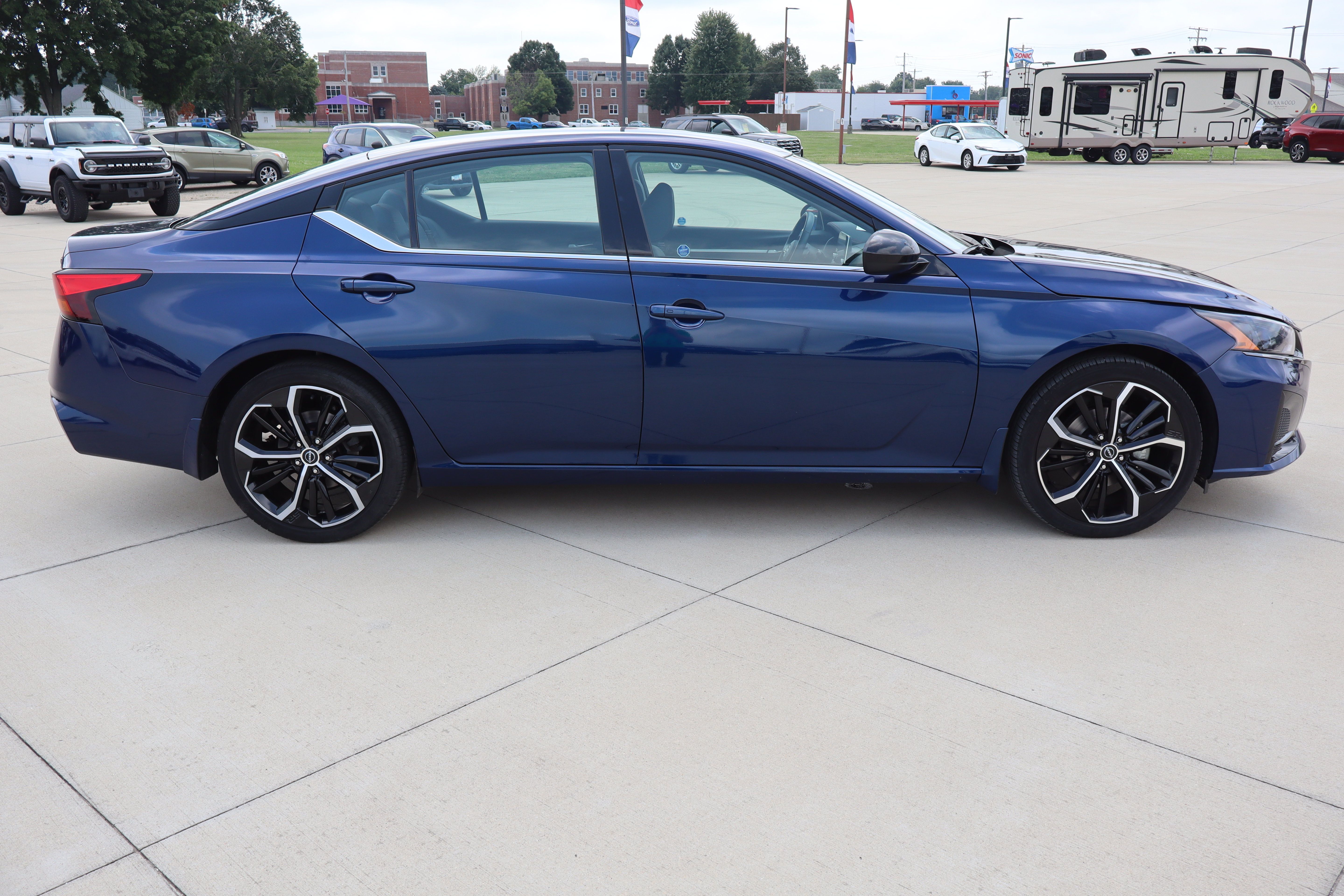 Used 2024 Nissan Altima 2.5 SR FWD image 4