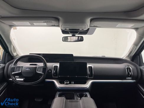 Used 2025 Ford Expedition Platinum image 20