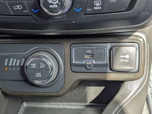 Used 2023 Jeep Renegade Trailhawk image 19