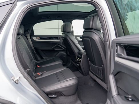 New 2026 Porsche Cayenne S image 25