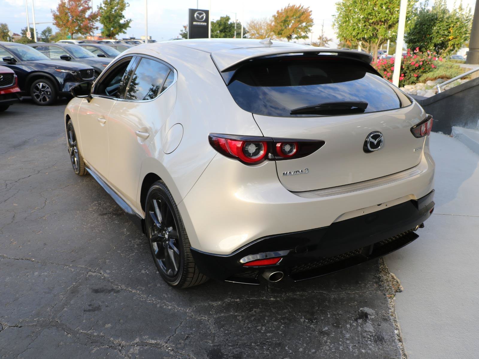 Used 2025 MAZDA MAZDA3 2.5 S Hatchback w/ Appearance Package FWD image 3